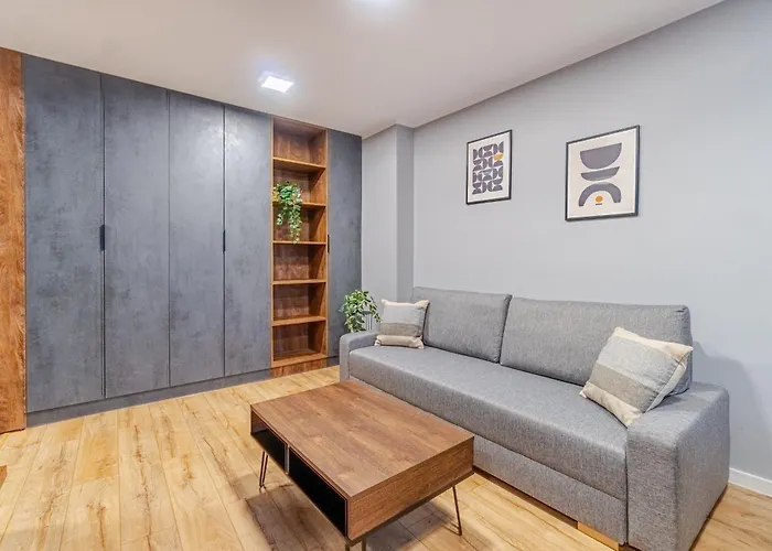 Centrum, Pw Invest * 루블리니에크